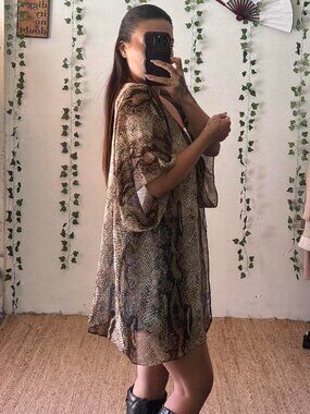 Vintage Show Me Your Mumu brown snakeskin print kimono size M